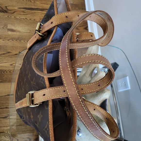 Louis Vuitton Monogram Bucket 27 GM Shoulder Bag.. Authentic,,w/COA... - Picture 5 of 16